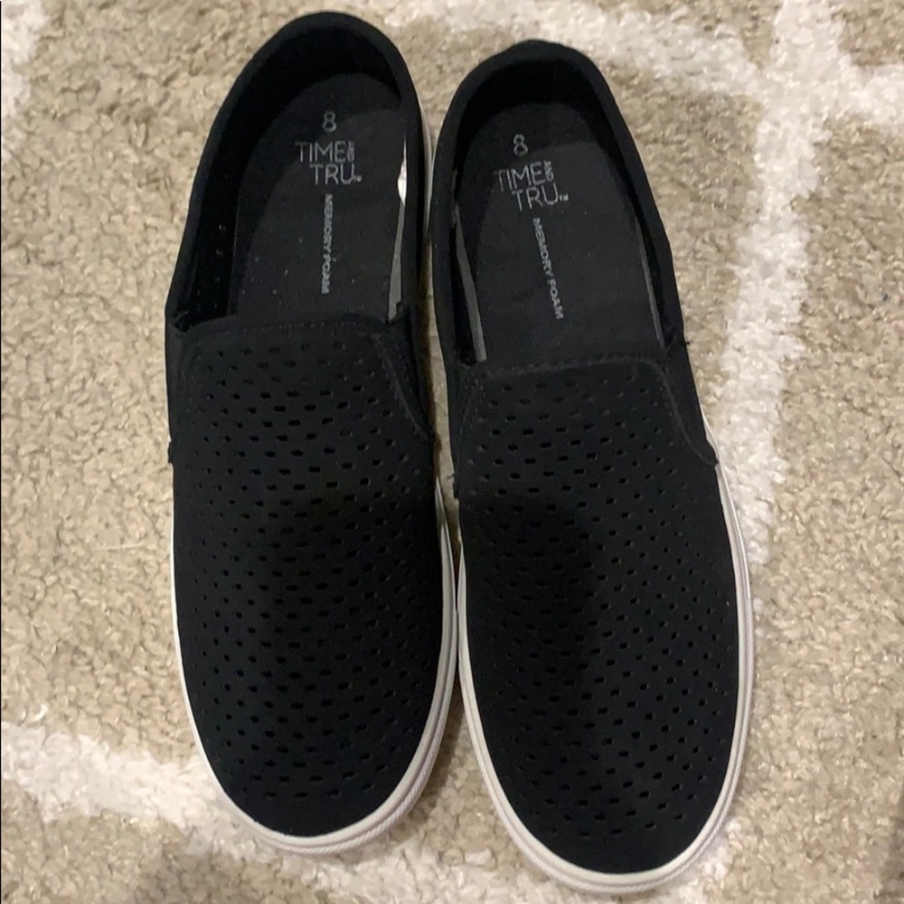 Time & Tru Shoes
